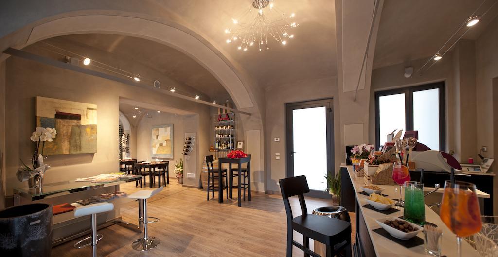Vinoteca La Sacrestia Bed & Breakfast Alba  Exterior photo